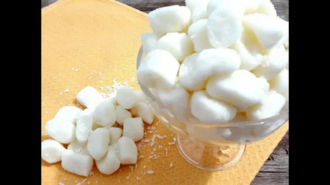 Bala de coco bem macia que derrete na boca (2 versões testadas)