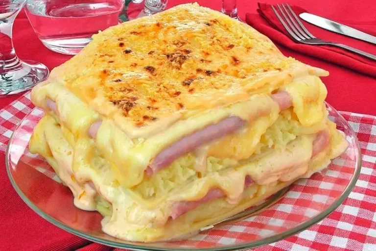 Lasanha de batata (com bolonhesa e molho branco)
