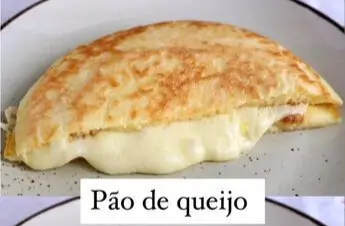 Pão de queijo de frigideira (rápido e fofinho)