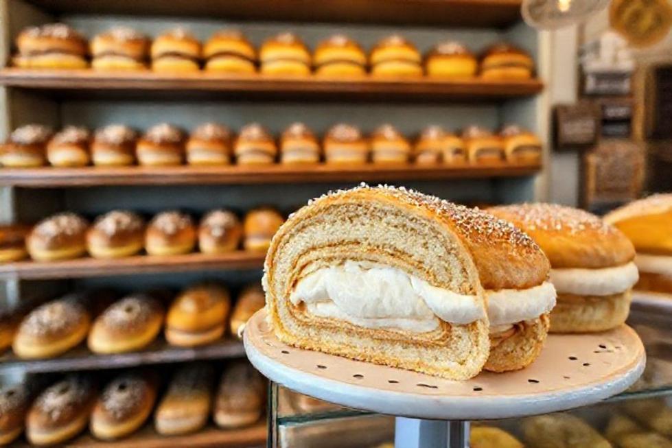 A História e a Tradição do Bolo Travesseiro